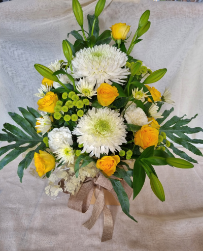 fizz box - florist choice o f seasonal flowers